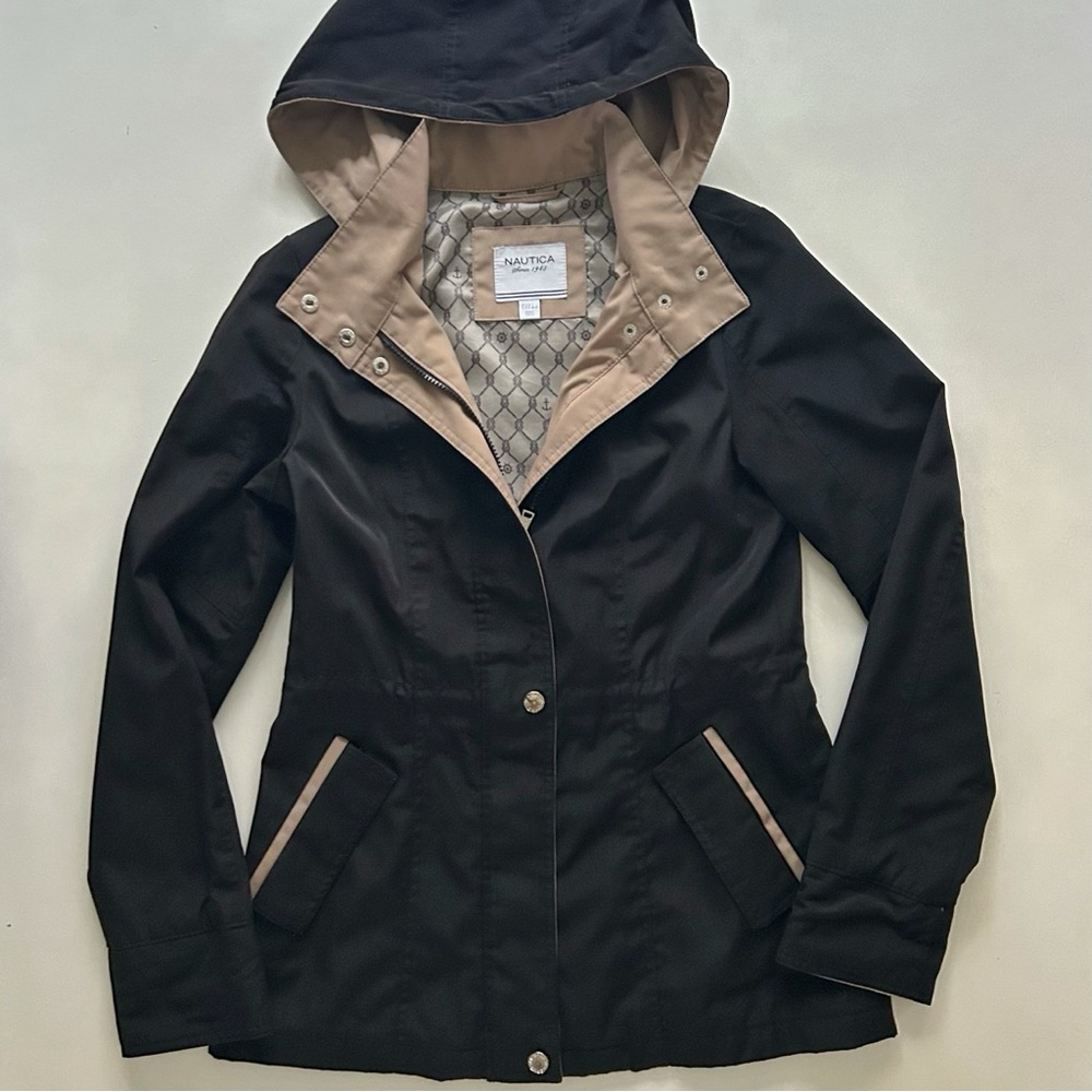 Nautica Black Hooded Rain Jacket with Tan Trim Adjustable Waist Size M